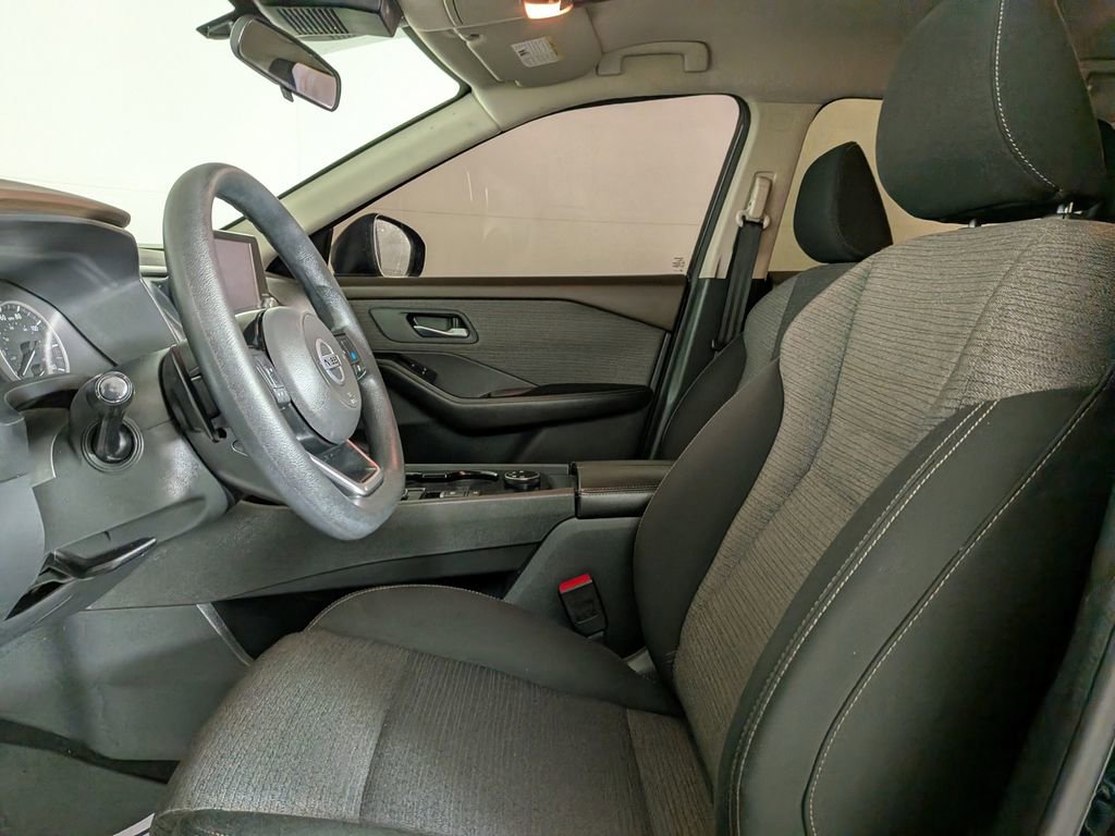 Used 2021 Nissan Rogue SV image 16