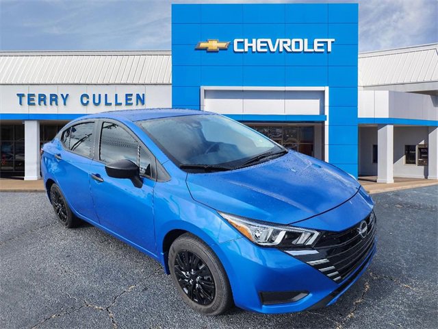 Used 2024 Nissan Versa S w/ Trunk Package