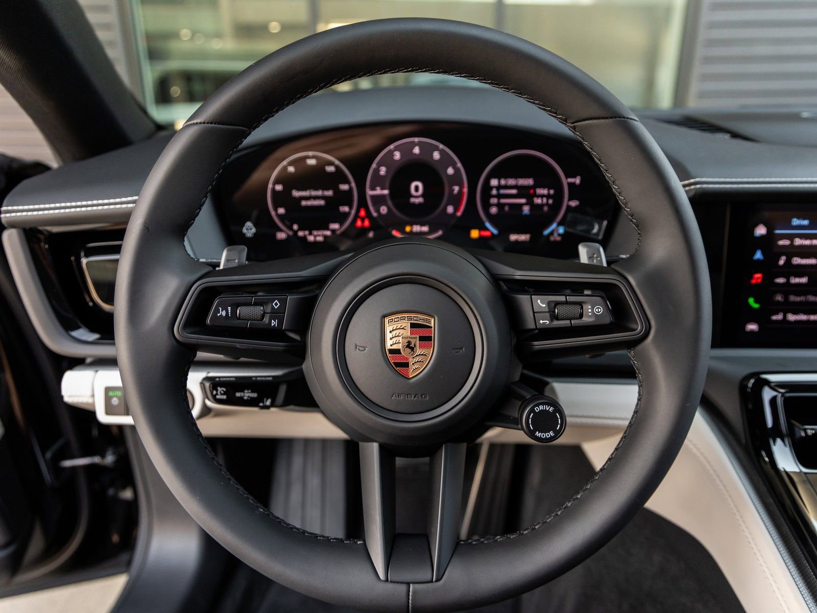 Certified 2025 Porsche Panamera image 29