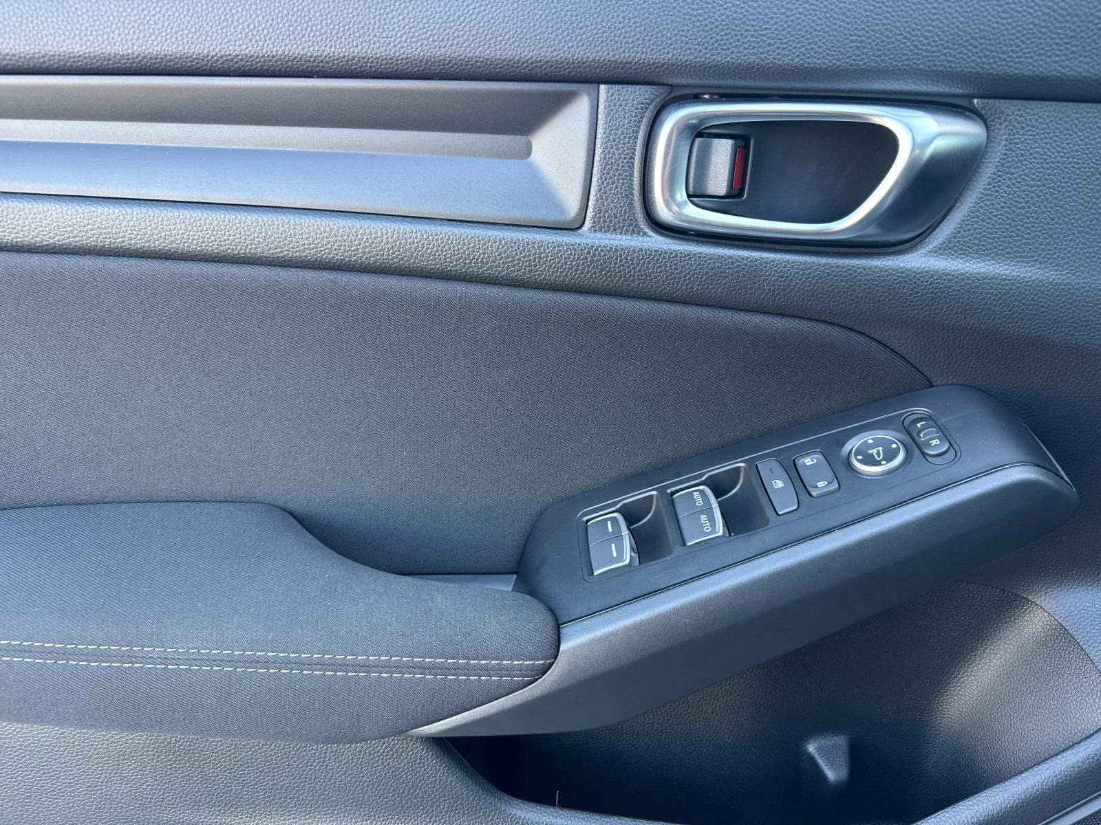 Used 2025 Honda Civic Sport image 11