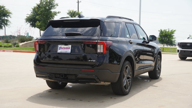 Used 2025 Ford Explorer ST-Line w/ ST-Line Street Pack AWD/4WD image 9