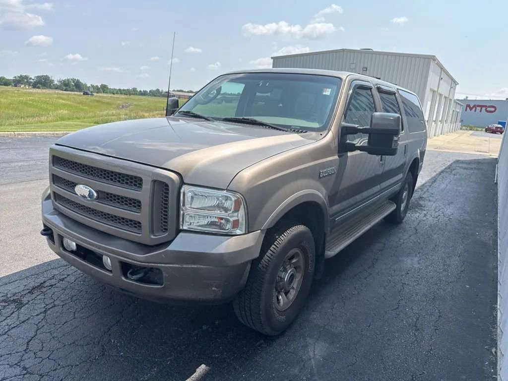 Used 2005 Ford Excursion Limited image 4