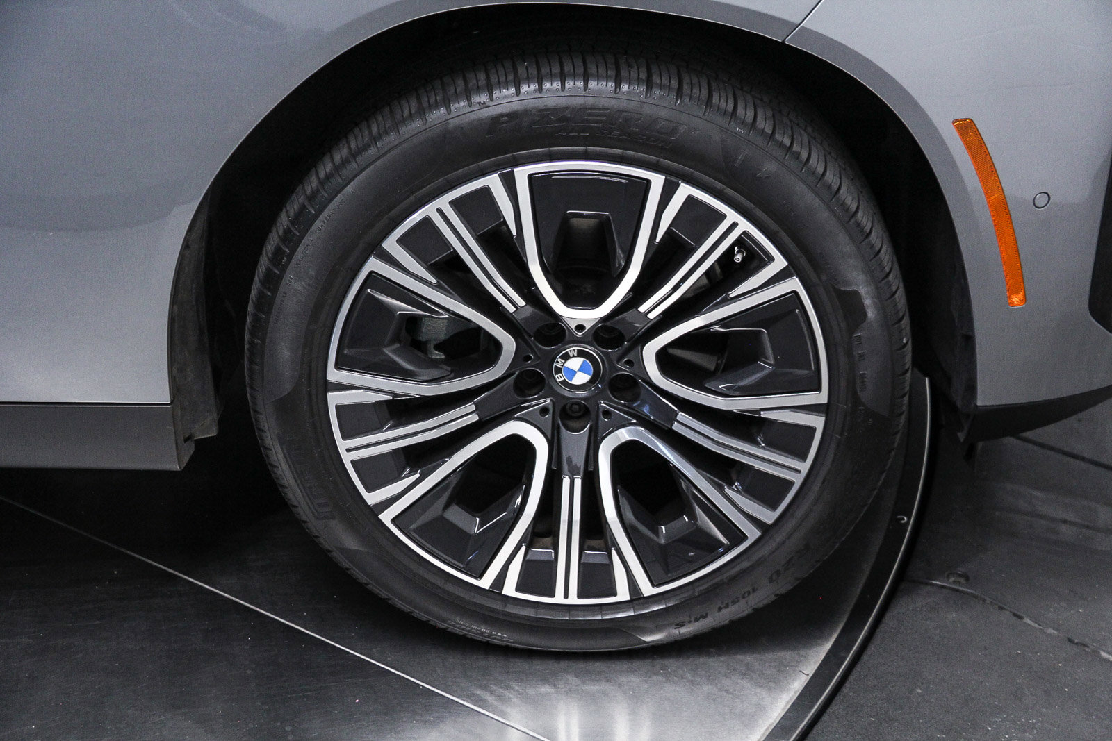 Used 2025 BMW X3 xDrive30i w/ Convenience Package image 9