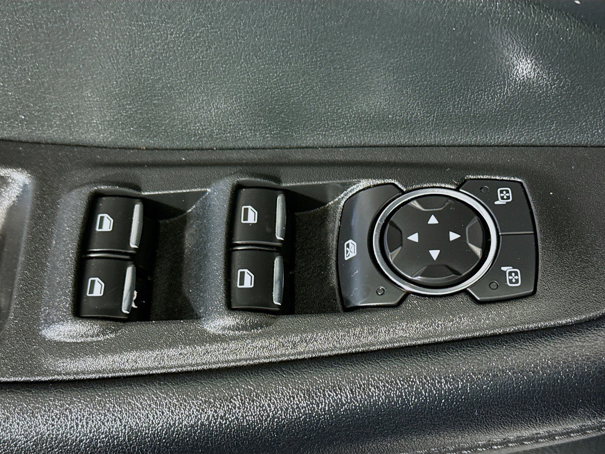 Used 2022 Ford Edge SEL w/ Convenience Package image 24