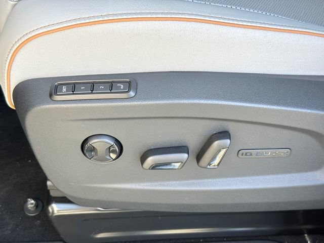 New 2025 Volkswagen ID. Buzz 1st Edition image 41