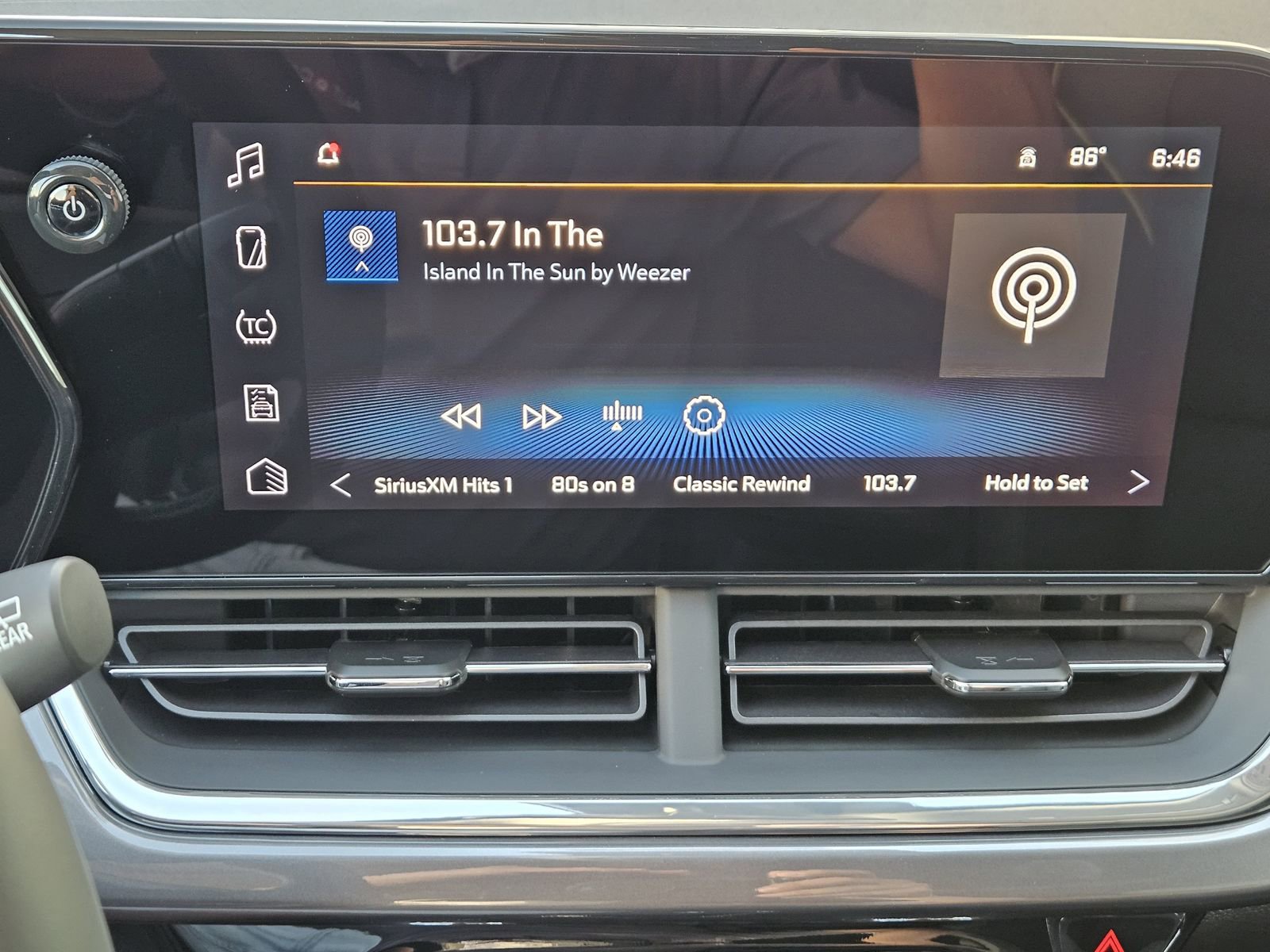 New 2026 Chevrolet Trax ACTIV w/ Sunroof Package image 18