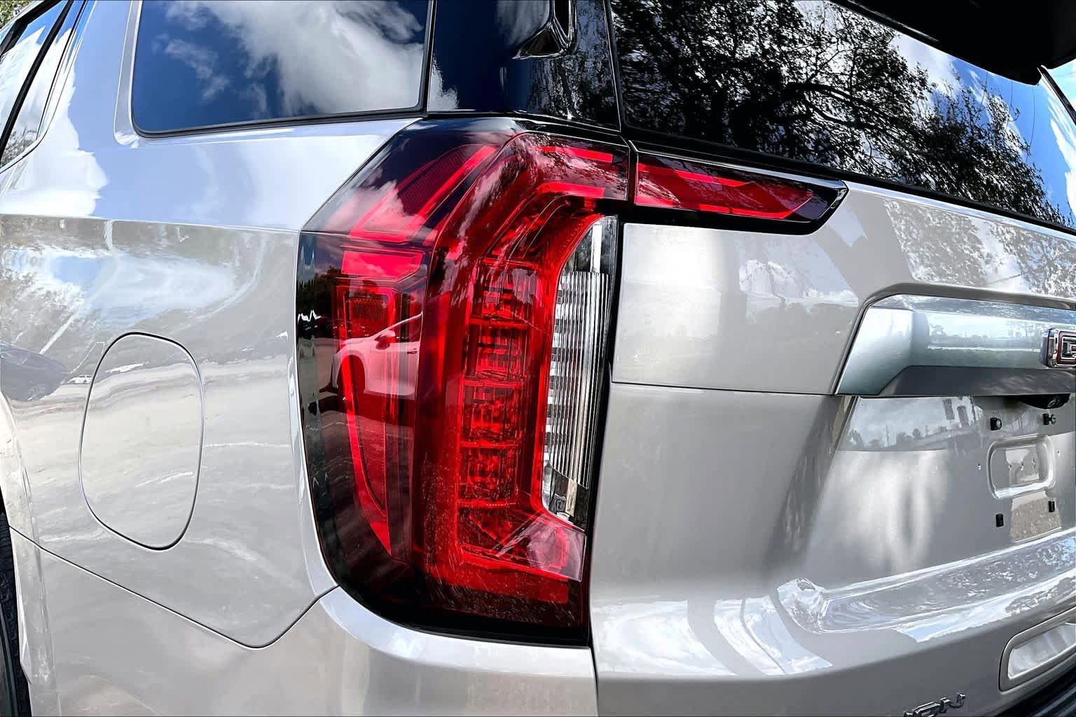 Used 2024 GMC Yukon Denali w/ Advanced Technology Package image 29
