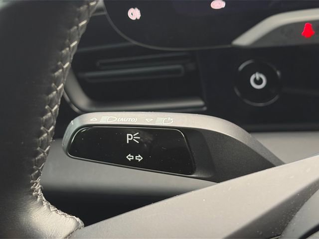 Used 2021 Porsche Taycan image 12