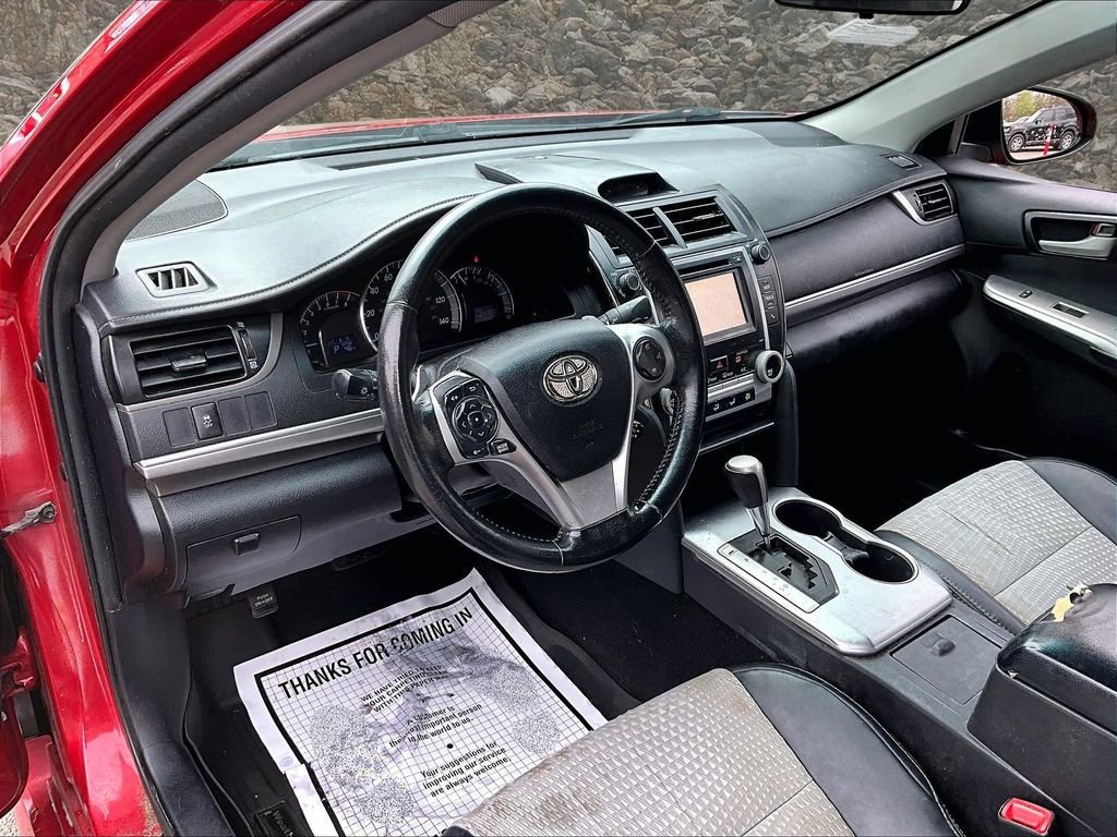 Used 2014 Toyota Camry SE FWD image 12