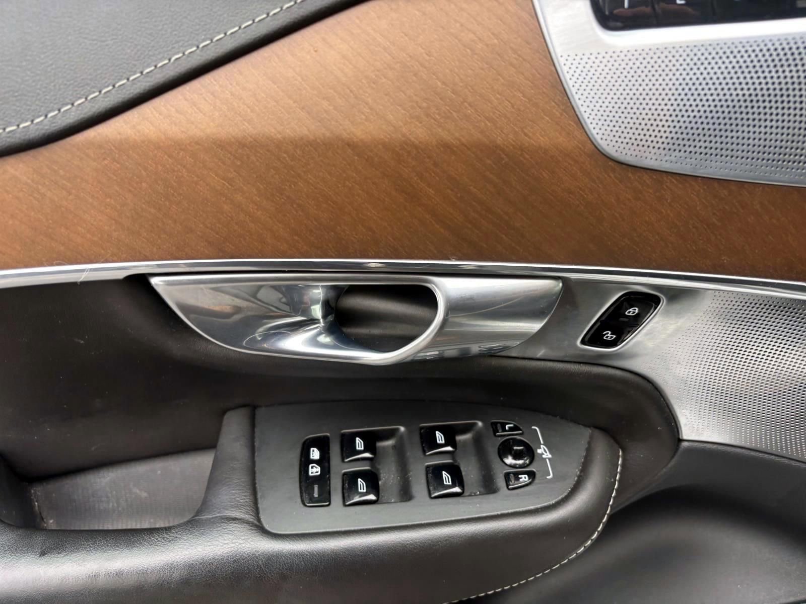 Used 2017 Volvo XC90 T6 Inscription w/ Vision Package image 13