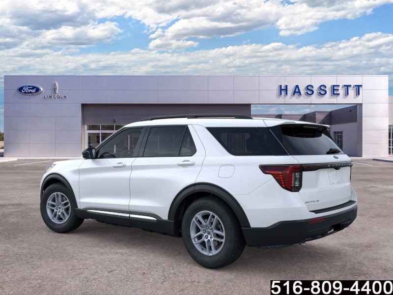 Used 2025 Ford Explorer Active AWD/4WD image 5