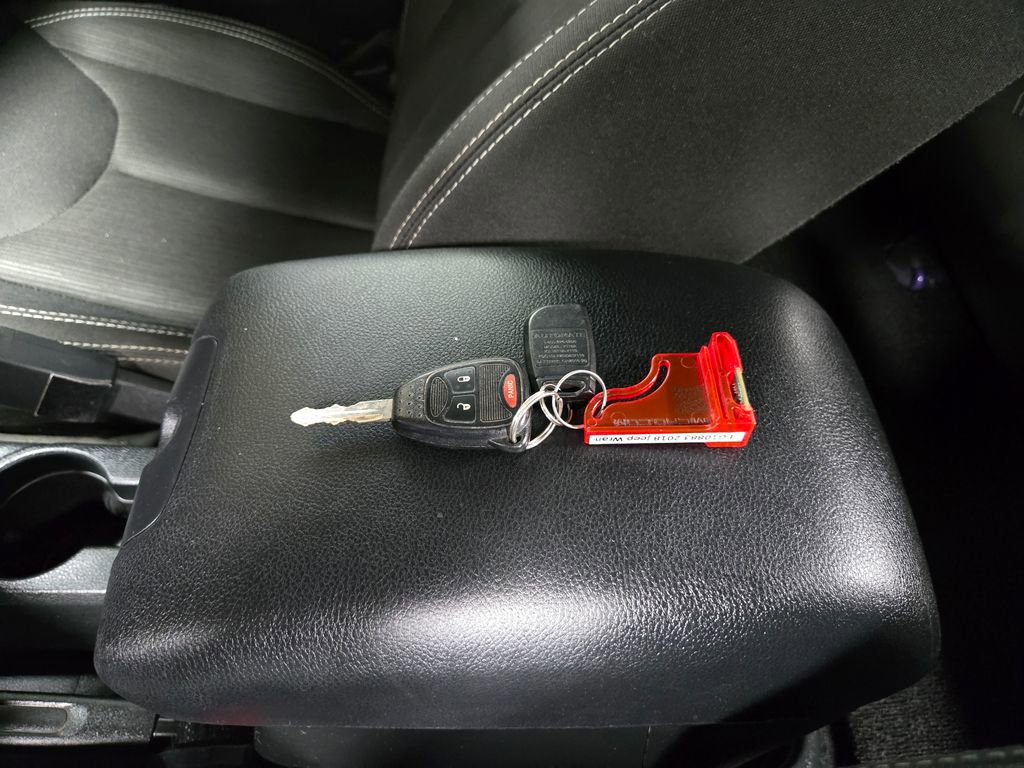 Used 2018 Jeep Wrangler Rubicon w/ Power Convenience Group AWD/4WD image 24