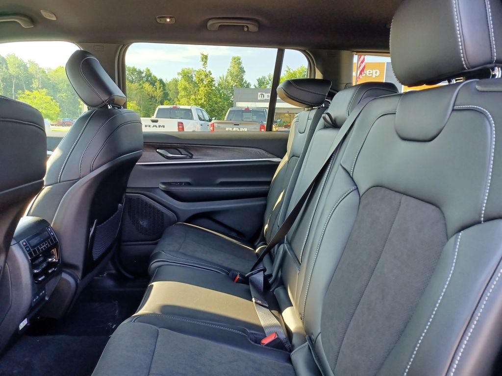 New 2026 Jeep Grand Cherokee L 4WD image 28