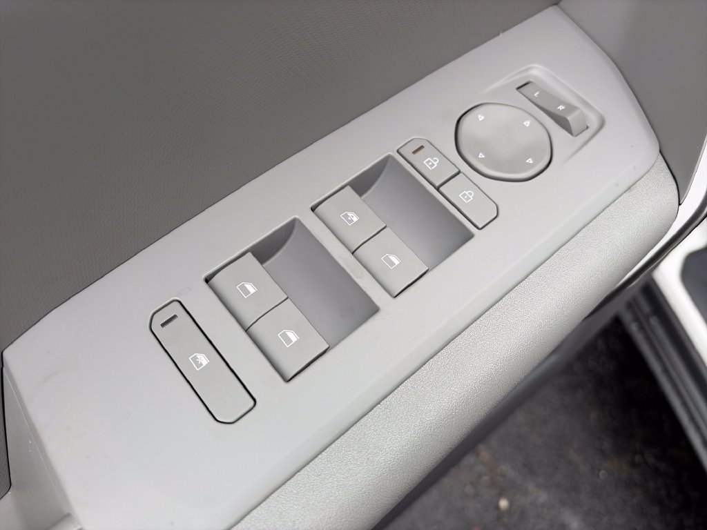 New 2027 Kia Seltos LX FWD image 16