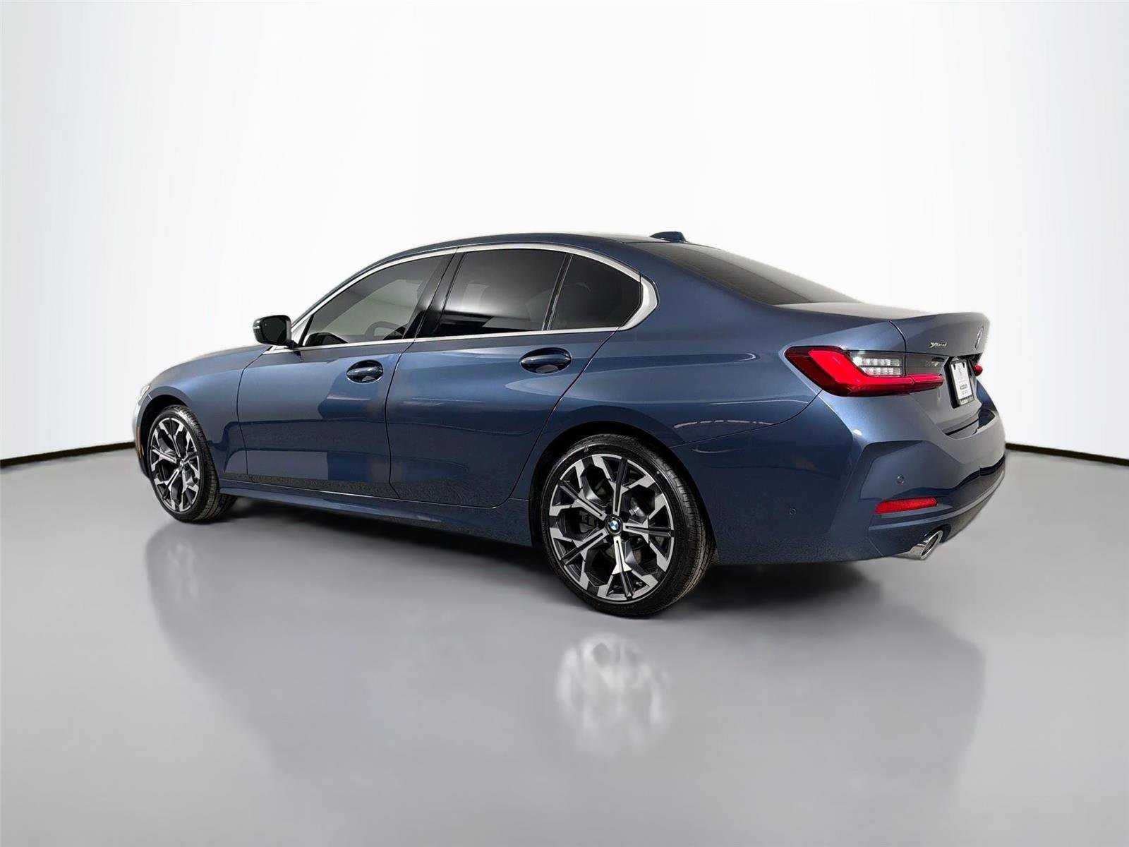 New 2026 BMW 330i xDrive Sedan w/ Premium Package AWD/4WD image 8