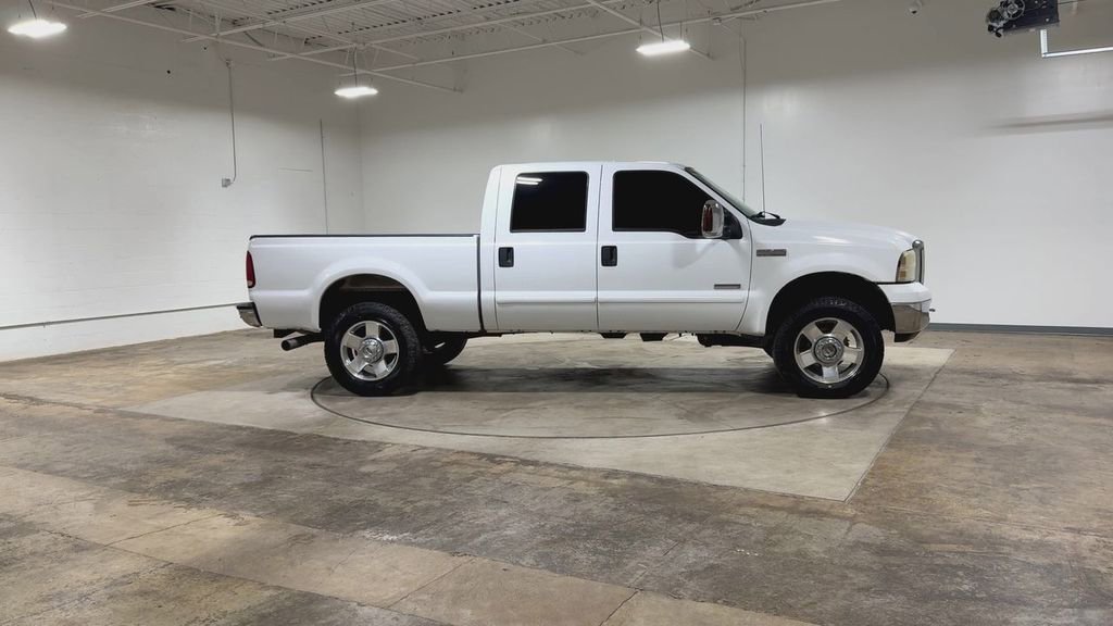 Used 2006 Ford F350 Lariat image 2