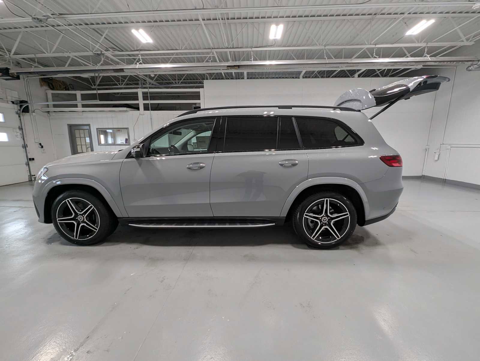 New 2026 Mercedes-Benz GLS 450 4MATIC image 10