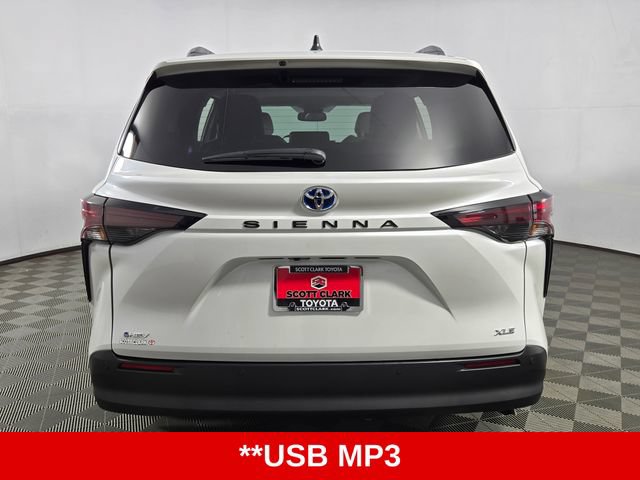 Used 2025 Toyota Sienna XLE FWD image 7