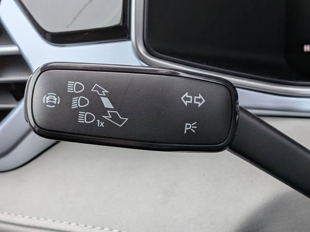 New 2026 Volkswagen Taos SE image 24