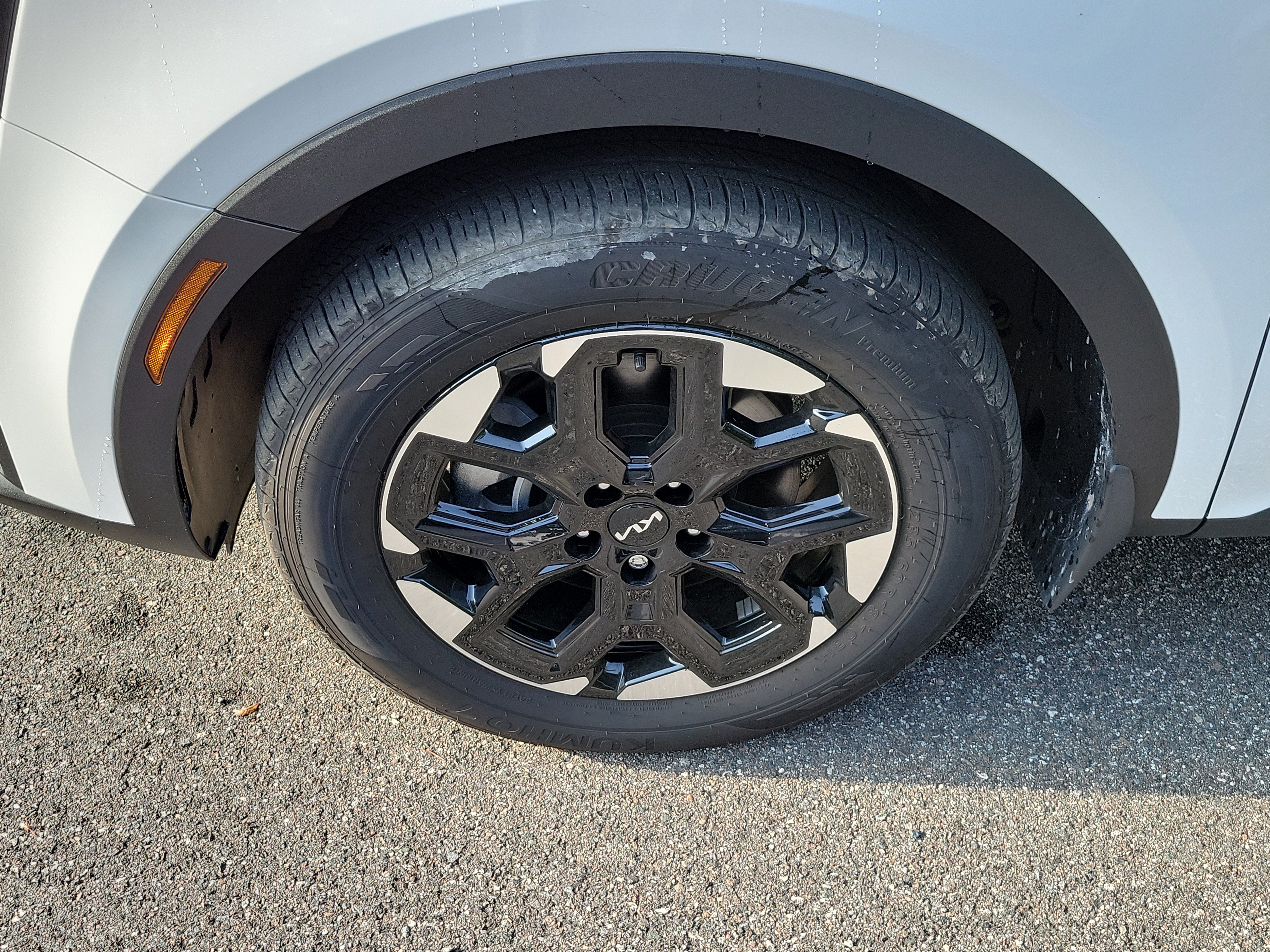 Certified 2025 Kia Sorento S FWD image 34