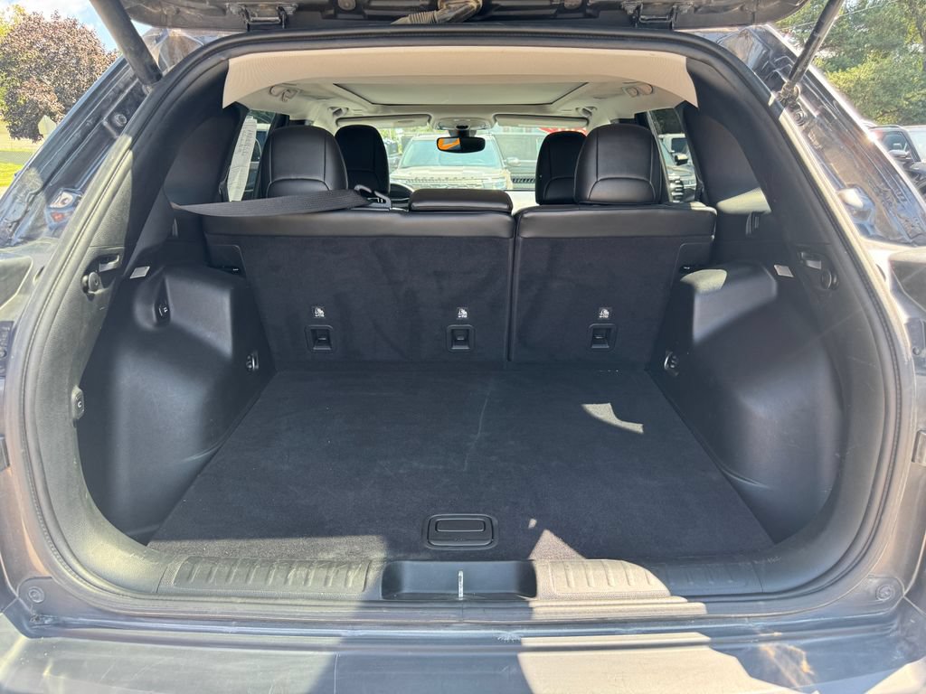 Used 2019 Jeep Cherokee Limited w/ Trailer Tow Group AWD/4WD image 11