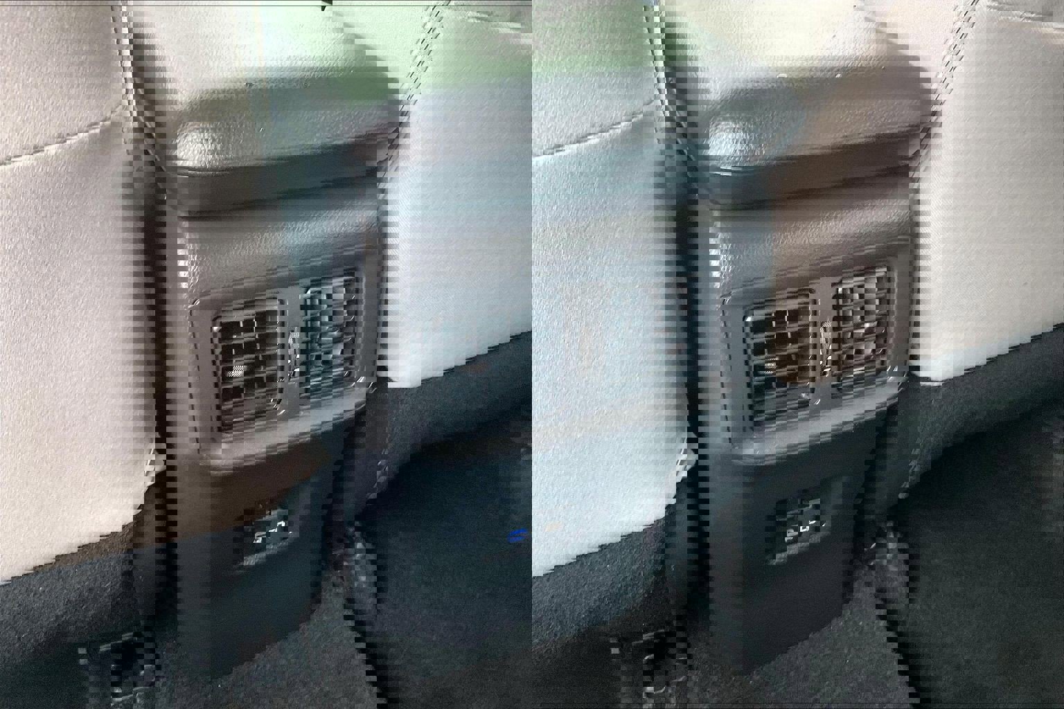 Used 2022 Toyota RAV4 XLE image 39