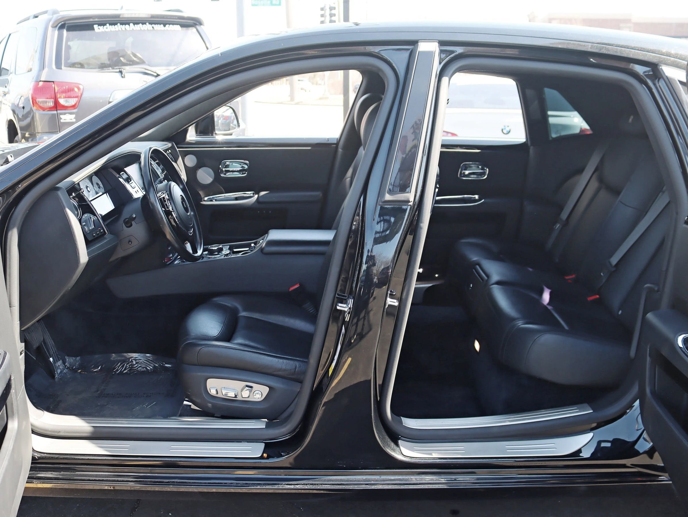 Used 2015 Rolls-Royce Ghost RWD image 41