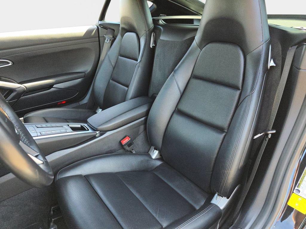 Used 2019 Porsche 718 Cayman RWD image 17