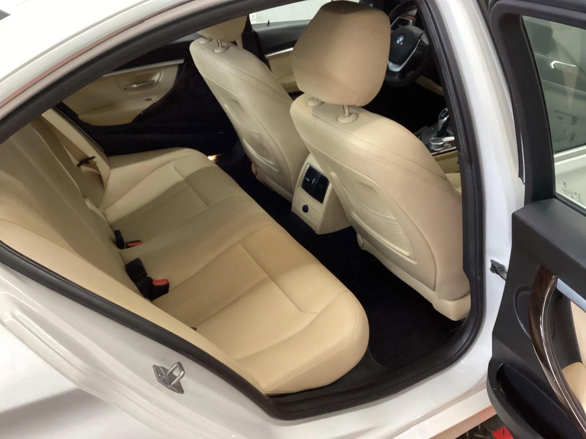 Used 2017 BMW 330i xDrive Sedan image 9