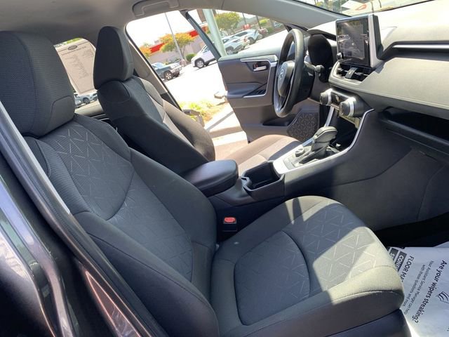 Used 2025 Toyota RAV4 XLE AWD/4WD image 14