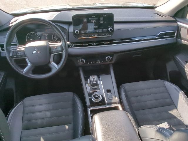 Used 2024 Mitsubishi Outlander SE FWD image 18