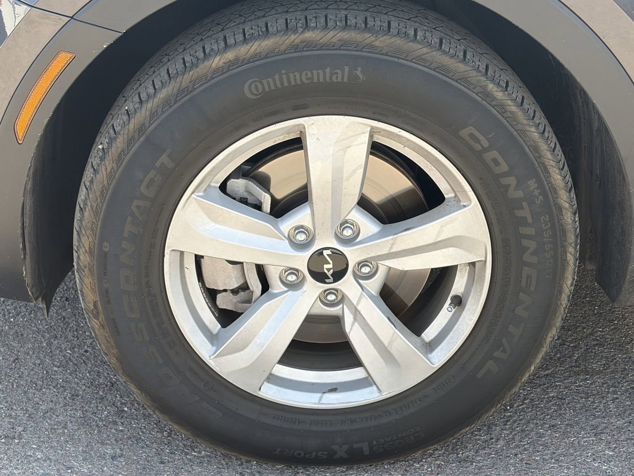 Certified 2025 Kia Sorento LX FWD image 5
