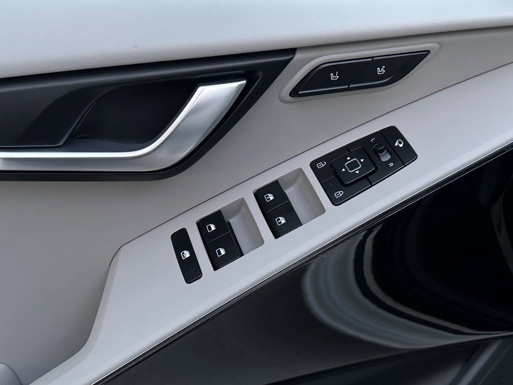 New 2025 Kia Niro Wave w/ Wave Preserve Package image 18