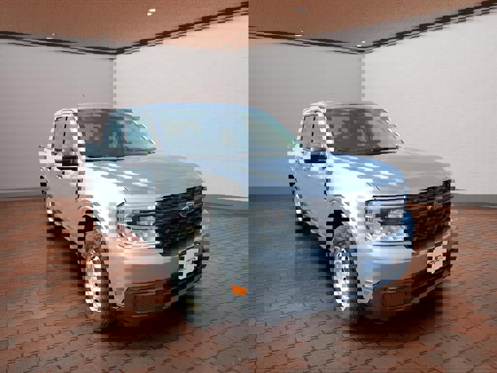 Used 2022 Ford Maverick XL image 2