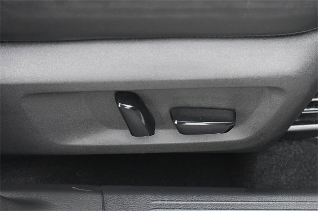 Used 2021 Nissan Rogue Platinum image 14