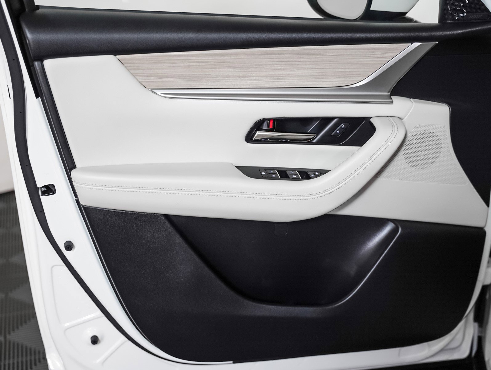 Used 2025 MAZDA CX-90 3.3 Turbo S w/ Premium Package image 23