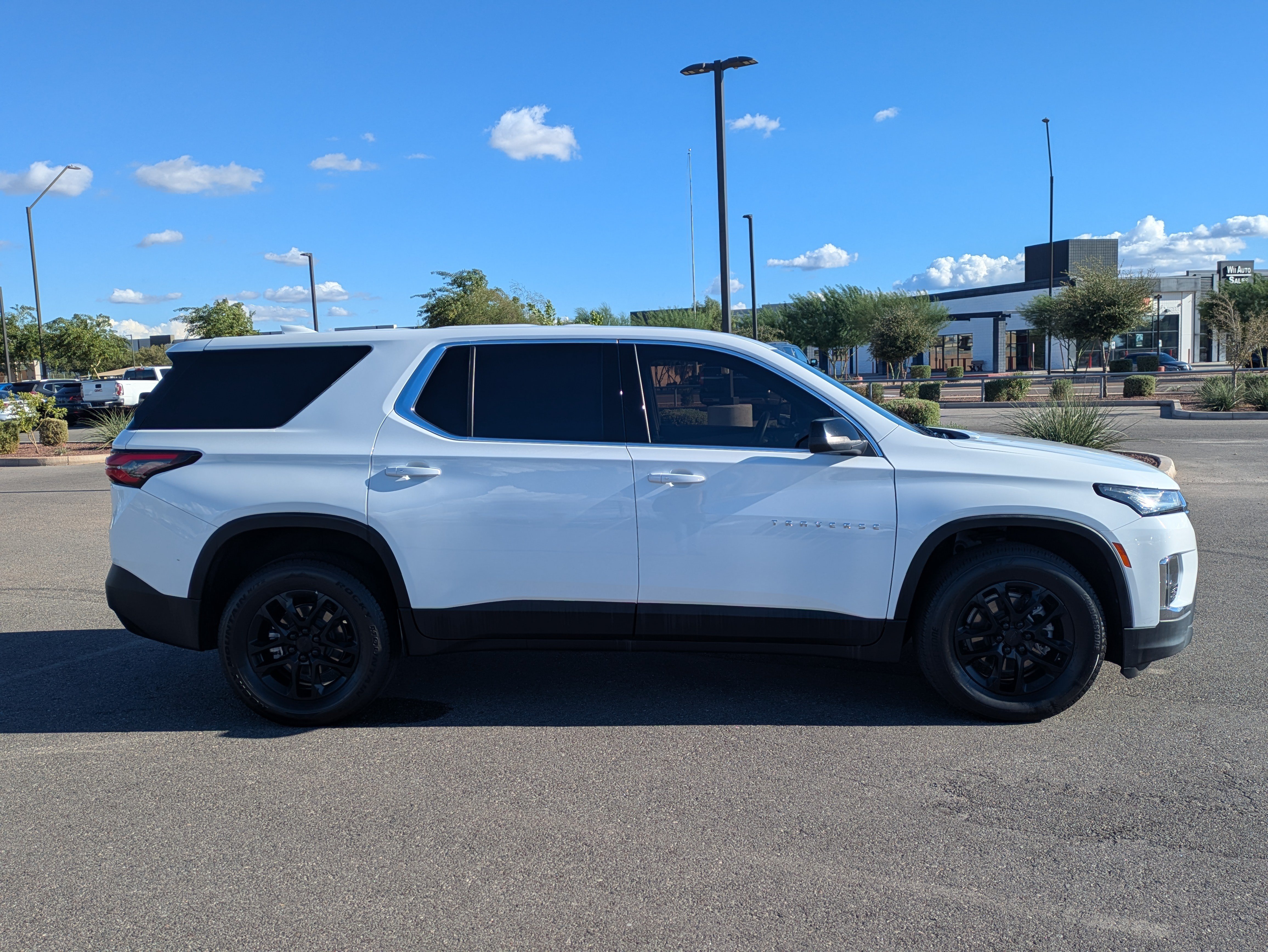 Used 2024 Chevrolet Traverse LS FWD image 6