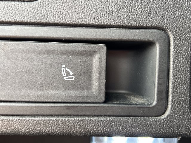 Used 2024 Volkswagen Tiguan SEL R-Line AWD/4WD image 10