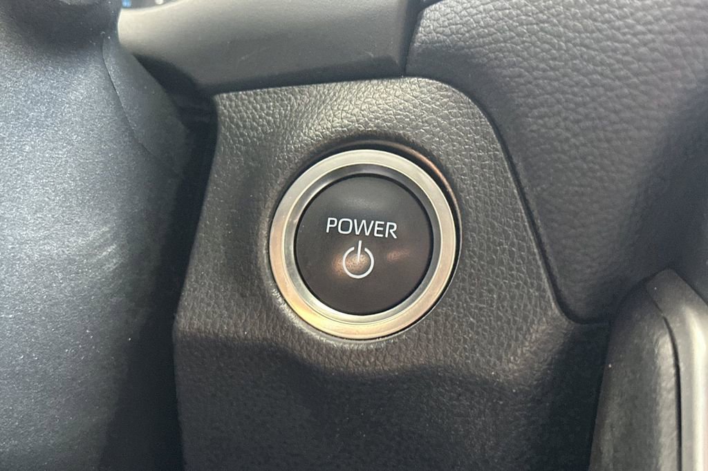 Used 2025 Toyota RAV4 SE AWD/4WD image 23