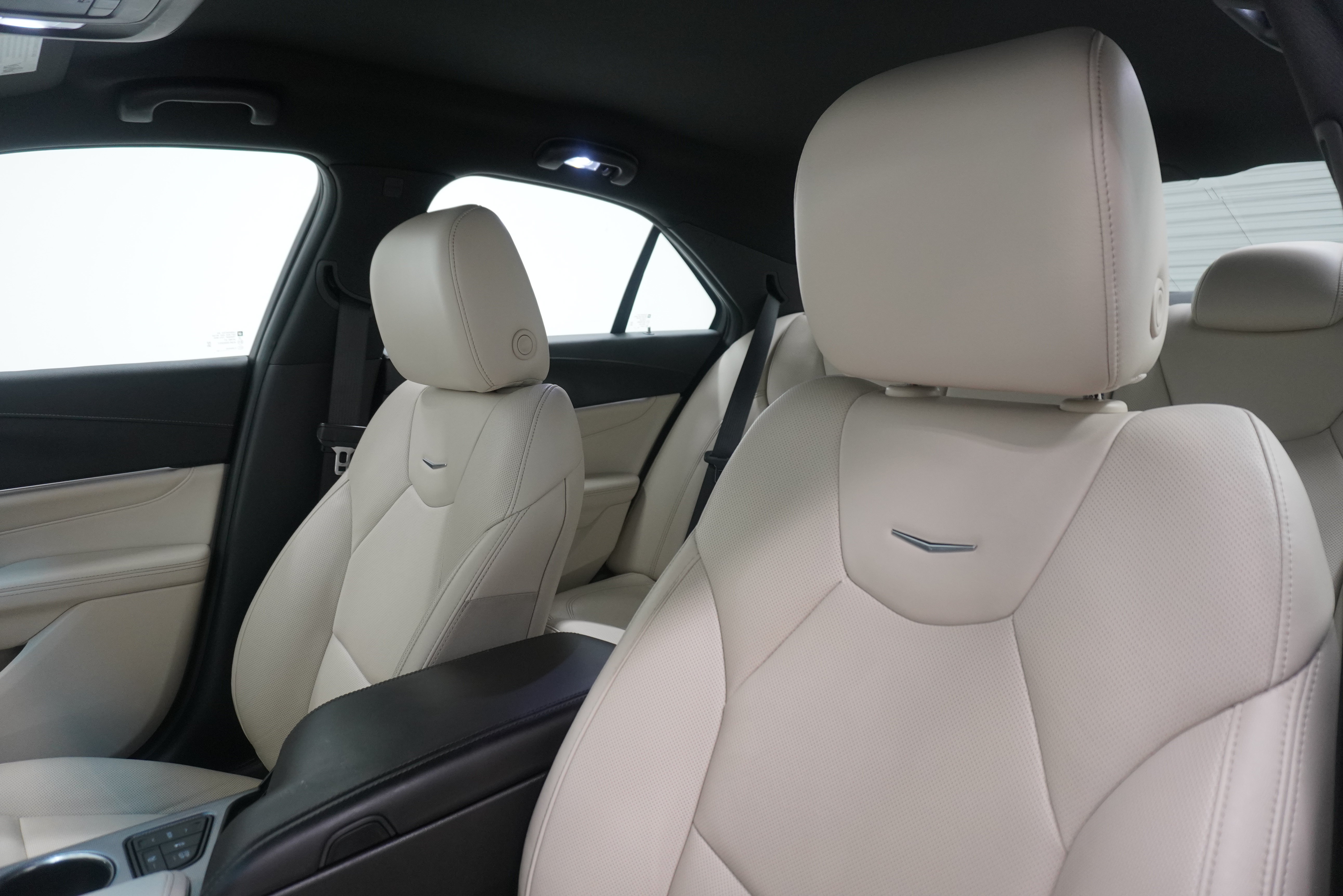 Used 2021 Cadillac CT4 Premium Luxury RWD image 11
