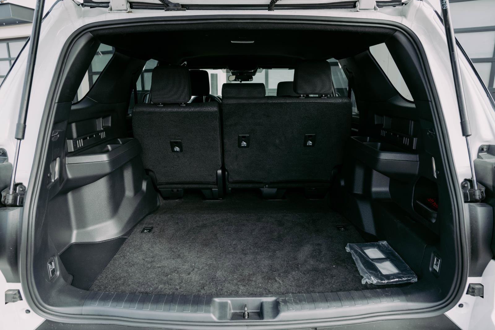 Used 2025 Toyota 4Runner SR5 image 10