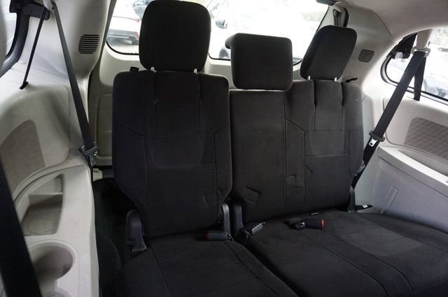 Used 2013 Dodge Grand Caravan SXT image 19
