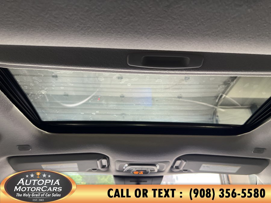 Used 2025 Toyota Corolla Cross LE w/ Moonroof Package FWD image 26