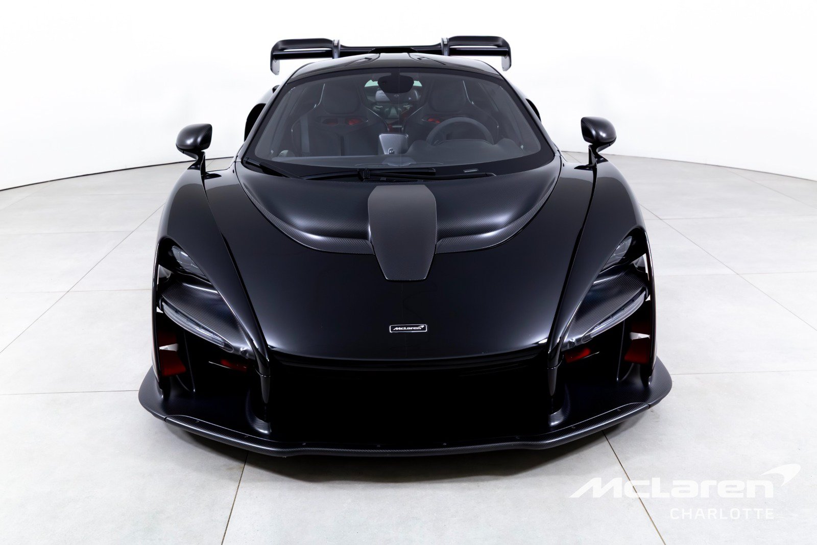 Used 2019 McLaren Senna RWD image 4