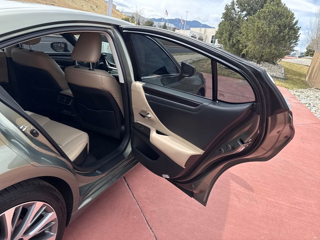 Used 2020 Lexus ES 350 w/ Premium Package image 21