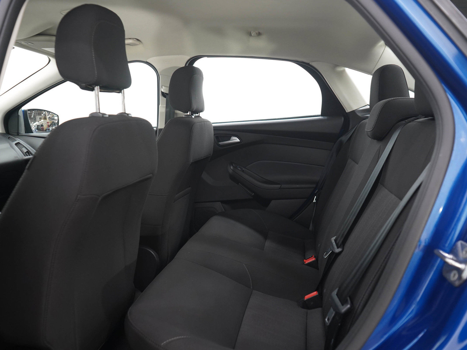 Used 2018 Ford Focus SE w/ SE Appearance Package FWD image 13