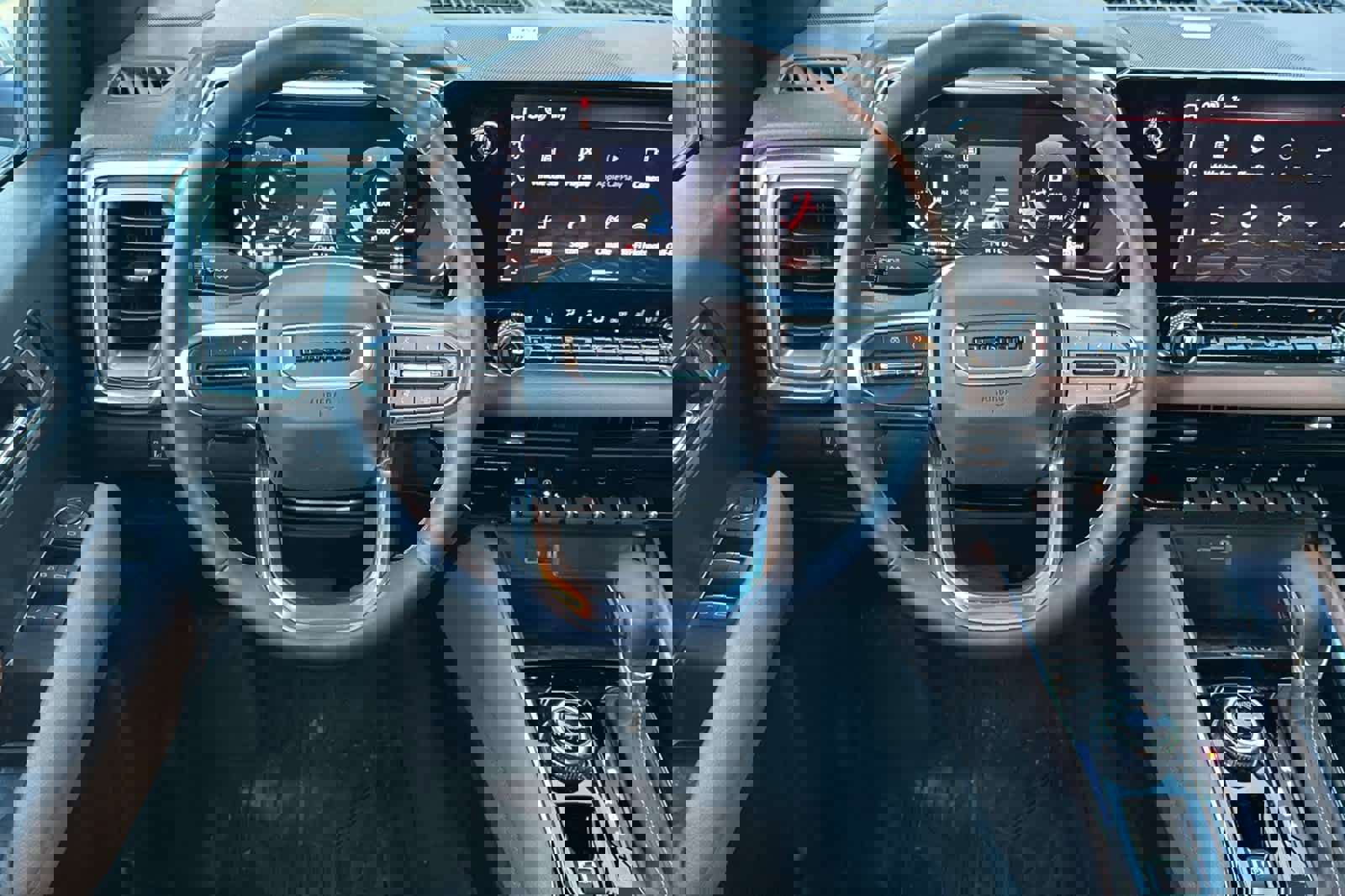 Used 2024 GMC Canyon Denali image 15