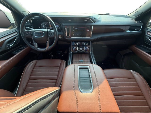 Used 2023 GMC Yukon Denali Ultimate AWD/4WD image 12