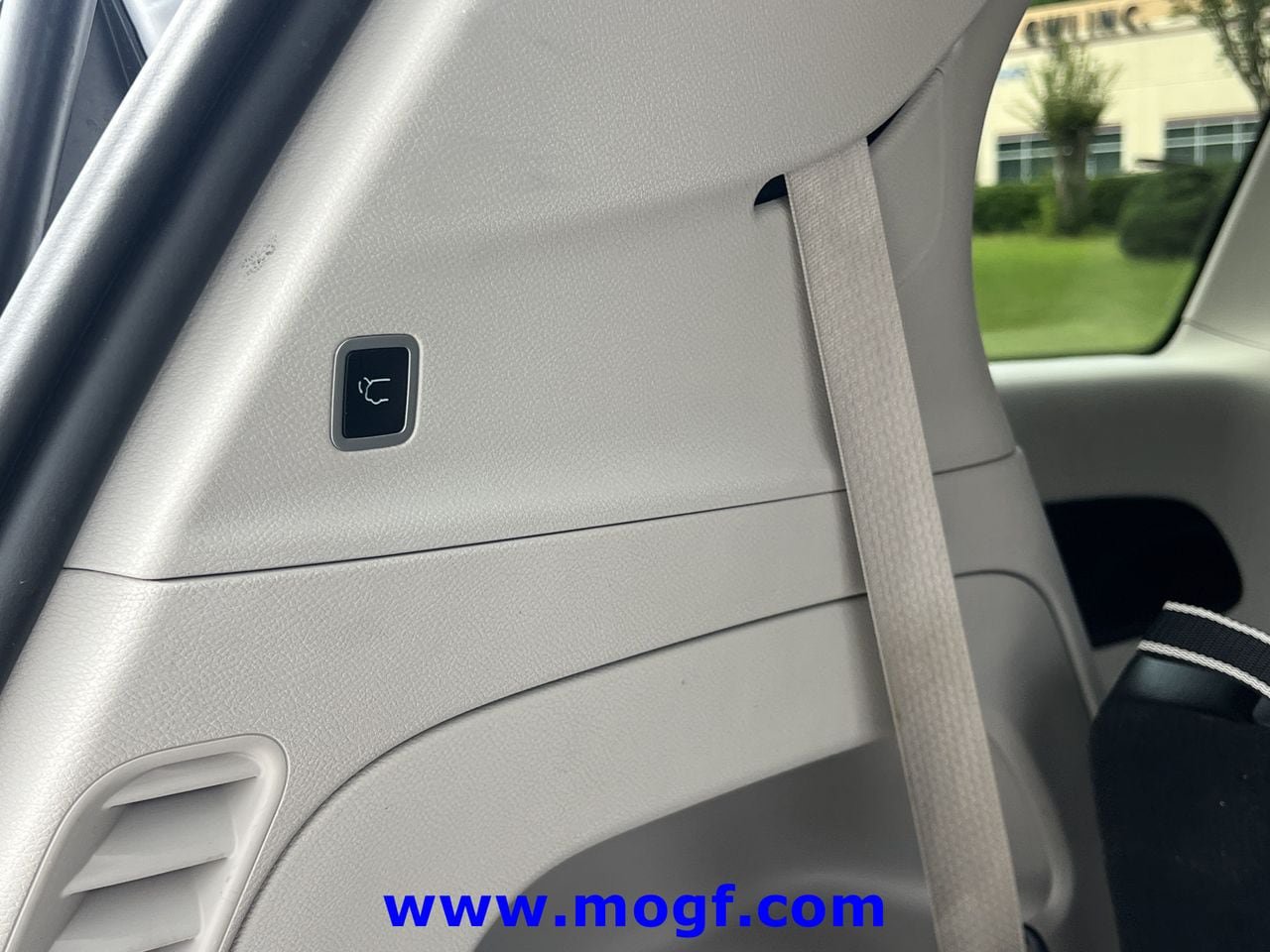 Used 2024 Chrysler Pacifica Touring-L FWD image 23