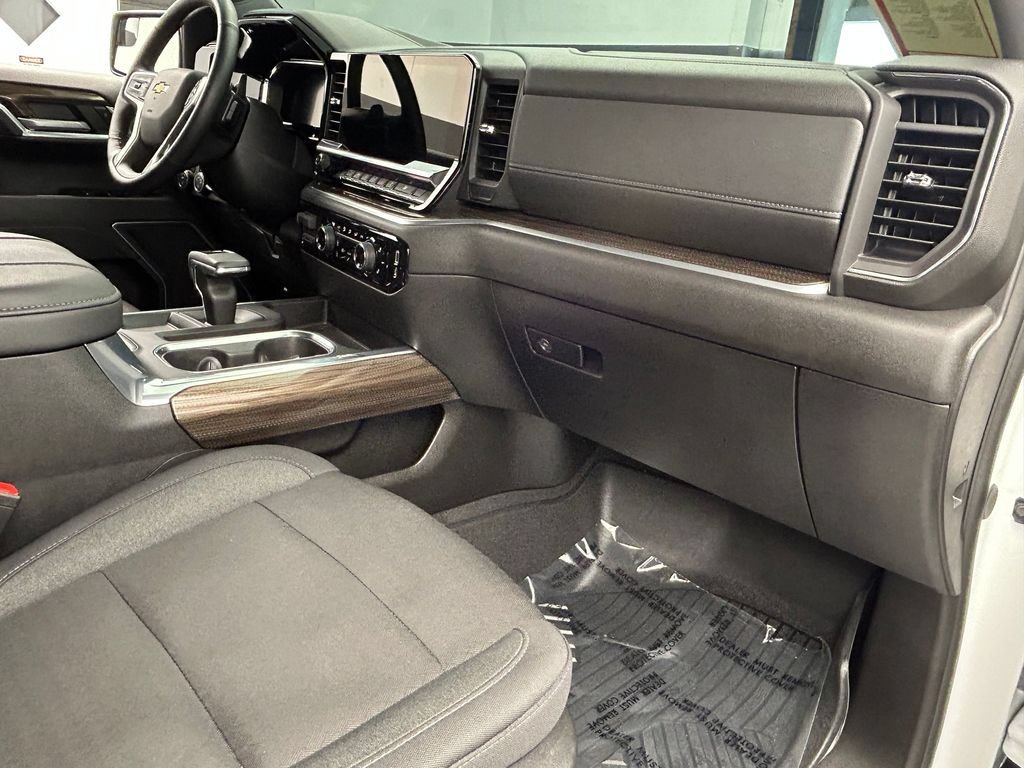 Used 2026 Chevrolet Silverado 1500 LT AWD/4WD image 10